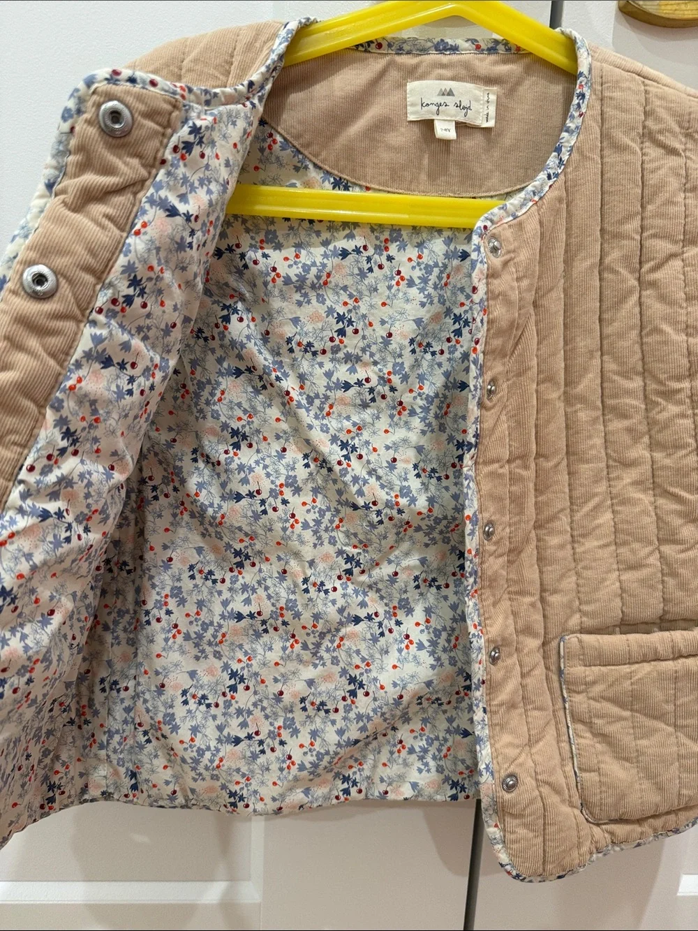 Quilted corduroy Kids Vest in pinkish beige with Floral Trim konges slojd